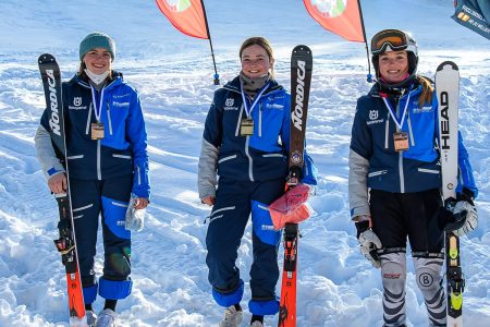 Lara Klein und Maximilian Schwarz holen die Titel im Slalom bei den Bayerischen Jugend Meisterschaften 2022 am Oberjoch