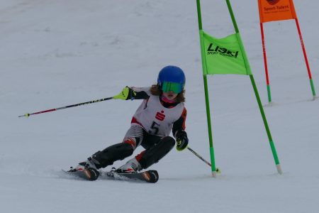 Josefa Lapper und Niklas Thaller dürfen sich Chiemgauschülermeister im Slalom nennen – Chiemgaumeister in der Kinderklasse sind Tori Zaunmüller und Benedikt Punz