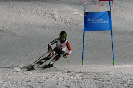 Franziska Häusl und Simon Bolz beim Sparkassencup Riesenslalom nicht zu schlagen